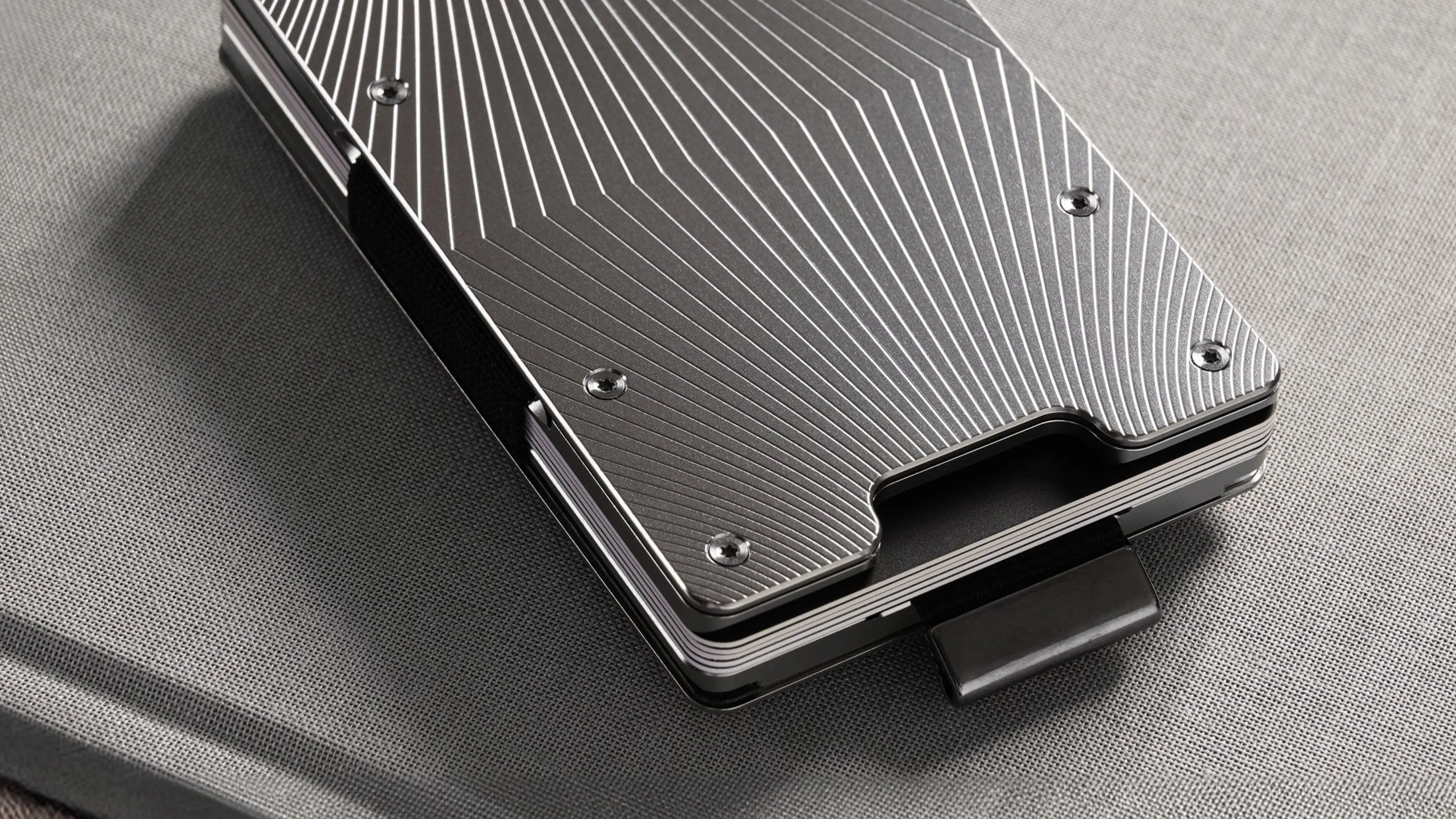 Aviator Ti Horizon Wallet: titánba öntött prémium